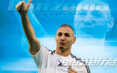 爱游戏体育动态-世预赛表现进步