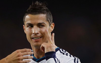 爱游戏体育独家-伯贝绝杀后脱衣狂奔